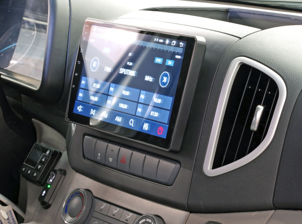 Рамка для UMS  Универсальная для перехода с 2din на 9"