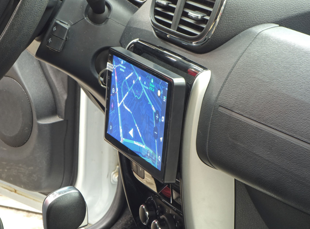 Рамка для UMS  RENAULT Duster I 2010-2014, Duster II 2021+, Sandero 14+, Kaptur, NISSAN Terrano 17+