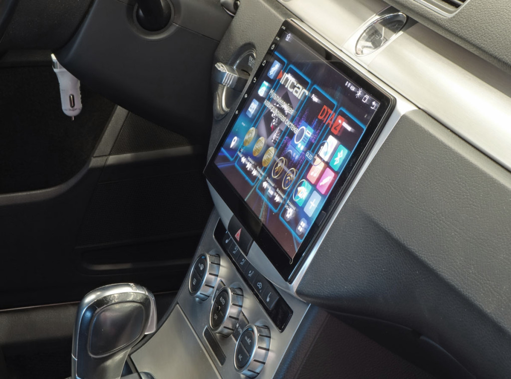 Рамка для UMS  VW Passat B7 2010-2014; CC 2012-2018, 10"