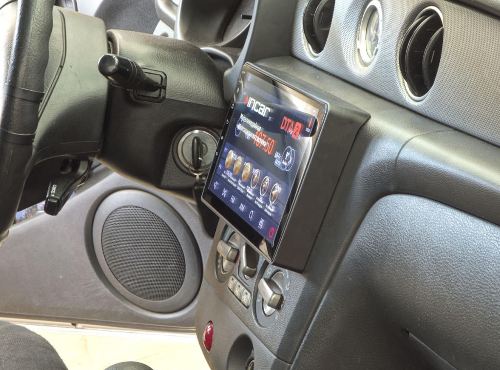 Рамка для UMS  MITSUBISHI Outlander 2002-2008, 9" (тип1 Накладка)