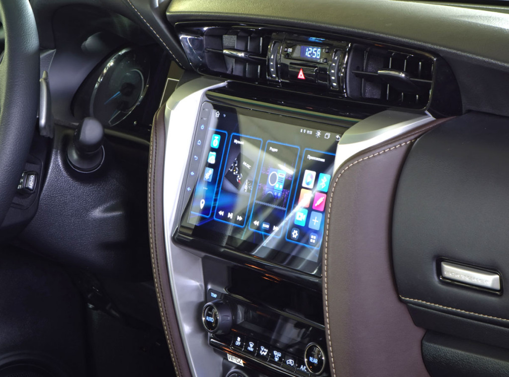 Рамка для UMS  TOYOTA Fortuner, SW4 2015+, 9"