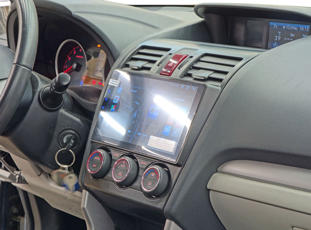 Рамка для UMS  SUBARU Forester 2012-2014; Impreza 2011-2014; XV 2011-2014 (две вставки аварийки), 9"
