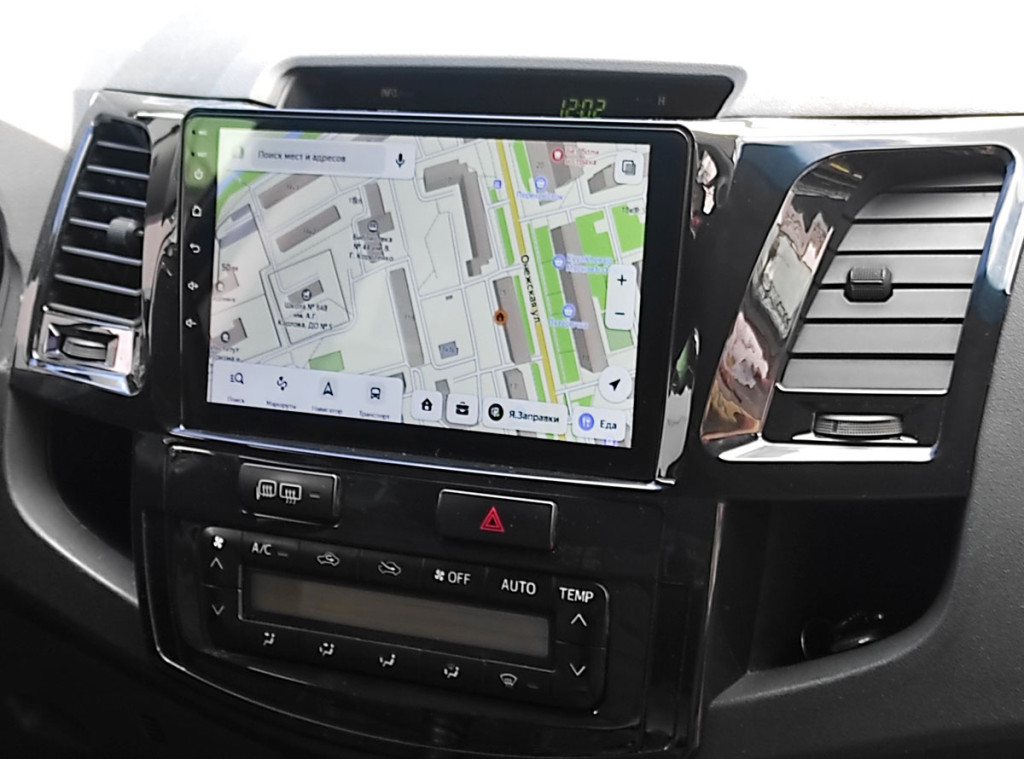 Рамка для UMS  TOYOTA Hilux, Fortuner, SW4 2011-2015 (auto AC / manual AC), 9"