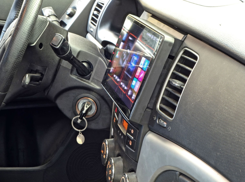 Рамка для UMS  SSANG YONG Actyon 2011-2012, 9"