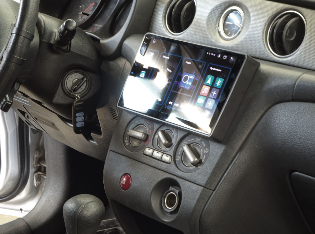 Рамка для UMS  MITSUBISHI Outlander 2002-2008, 9" (тип1 Накладка)