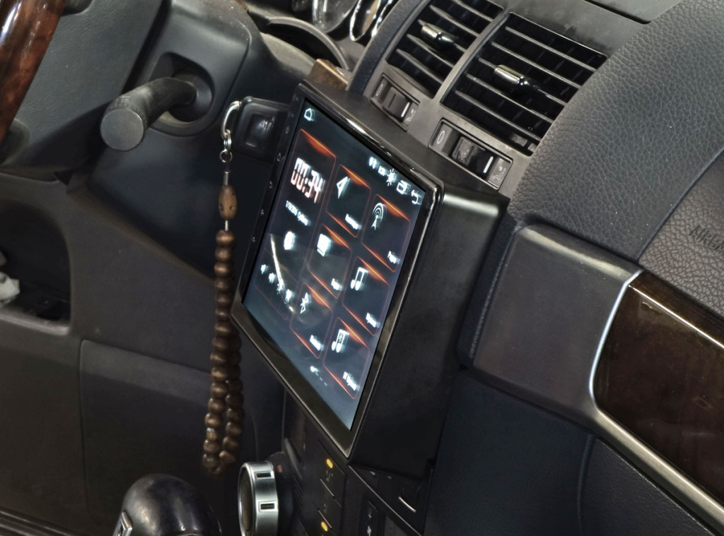Рамка для UMS  VW Touareg 2002-2010, 9" (тип2 Накладка)